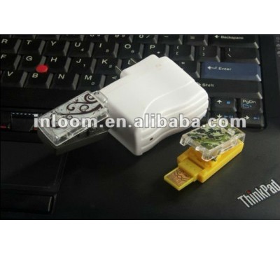 USB charger with card reader